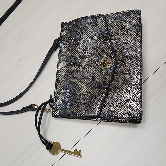 Fossil Leather Metallic Snake Print Cross Body Bag 🌟Black & Silver🌟 - Picture 2 of 13